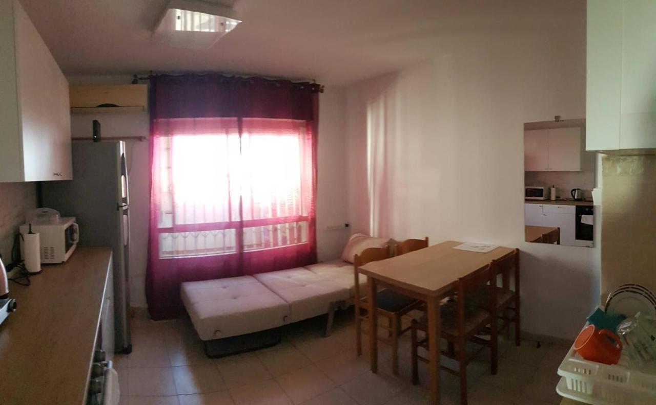 Cozy Flat With Parking Well-Placed Near Tlv Airport Appartement Lod Buitenkant foto