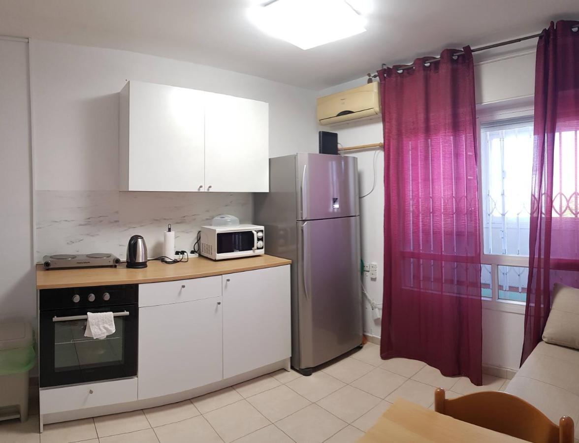 Cozy Flat With Parking Well-Placed Near Tlv Airport Appartement Lod Buitenkant foto